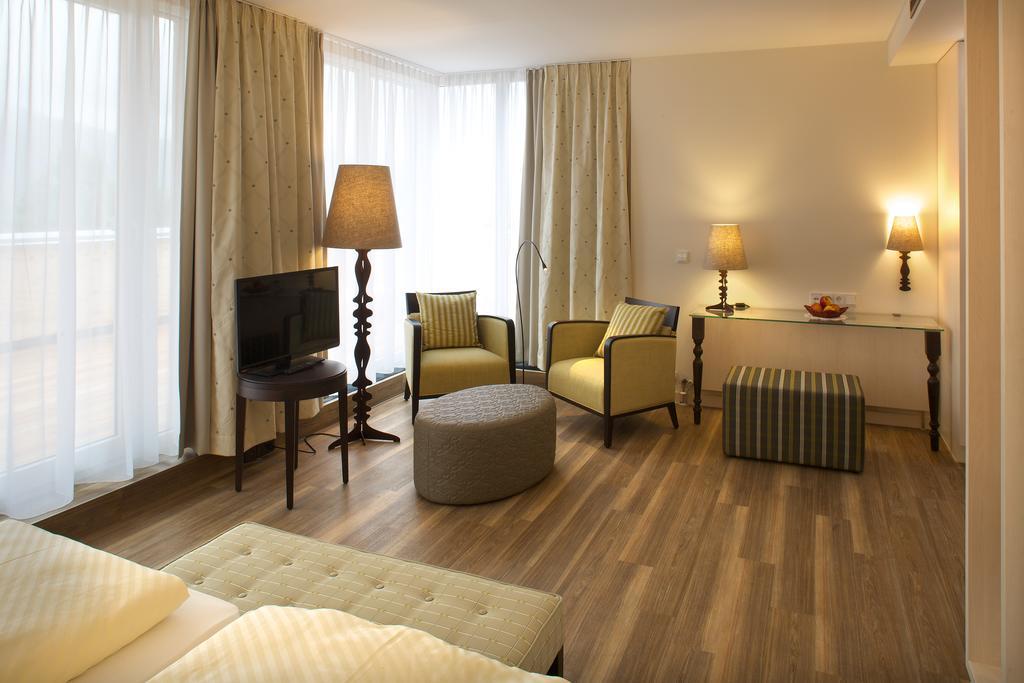 Hotel Baeren Titisee Exterior photo